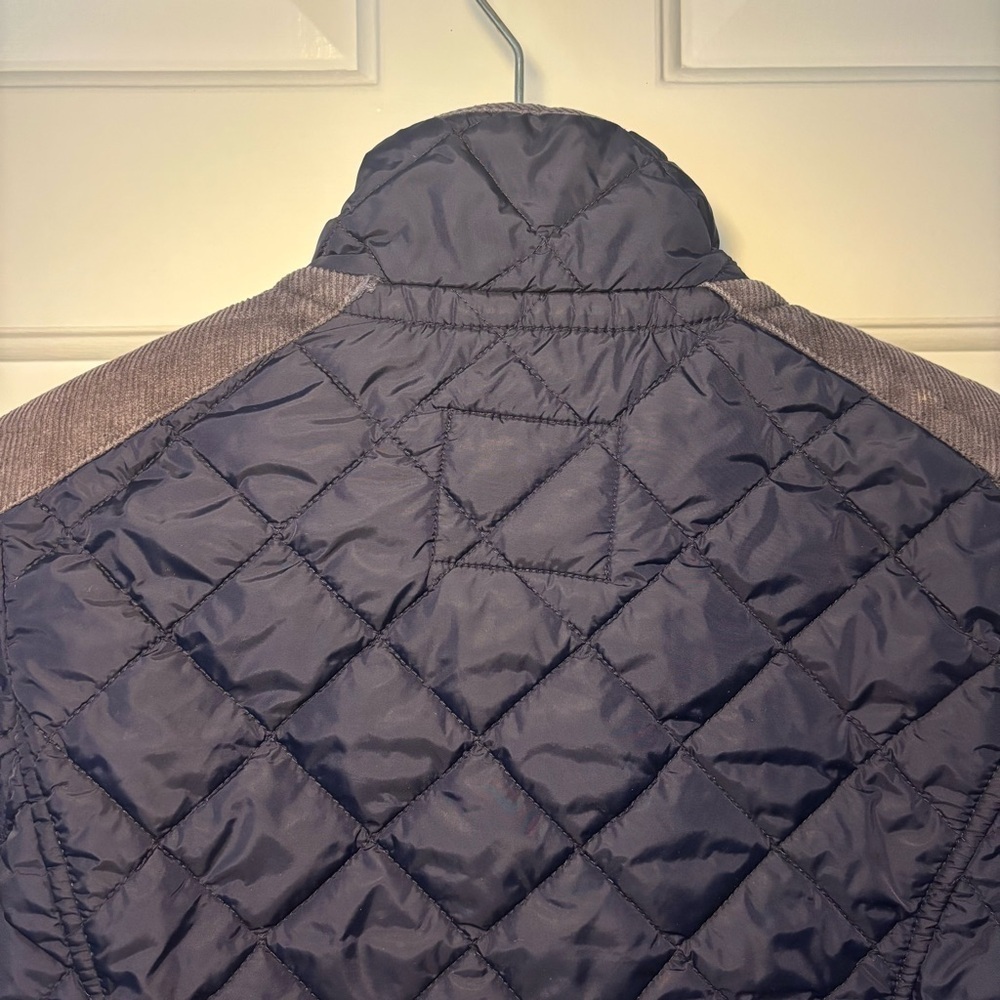 Harvey & Jones Navy Lightweight Quilted Jacket - Picture 9 of 11